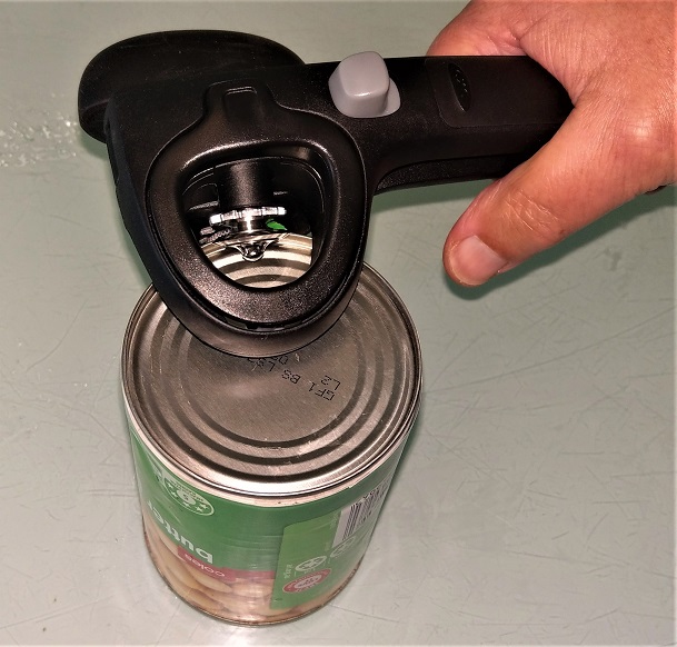 Can Opener Locking with lid catch OXO Good Grips allows you to safely